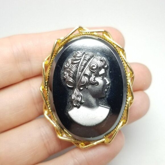 Vintage Cameo Portrait Woman Profile Brooch Pendant, Gold Tone Setting, Estate - Picture 5 of 6